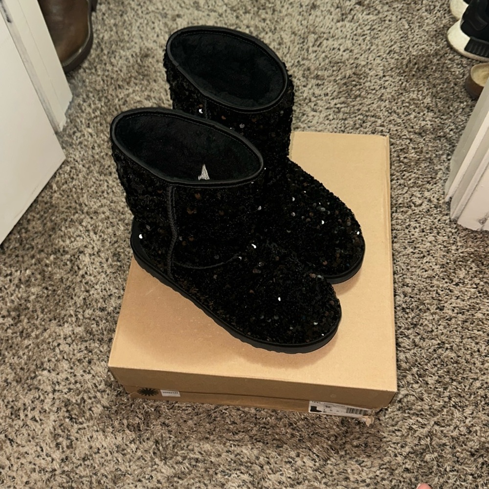 Ugg classic short chunky sequin!
